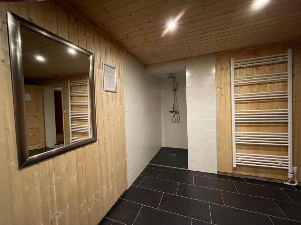 Geraeumiges Domizil Mit Bergblick Und Sauna Oberwoessen Exterior photo