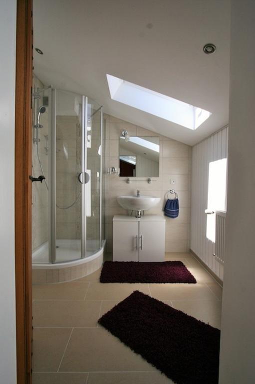 Geraeumiges Domizil Mit Bergblick Und Sauna Oberwoessen Room photo