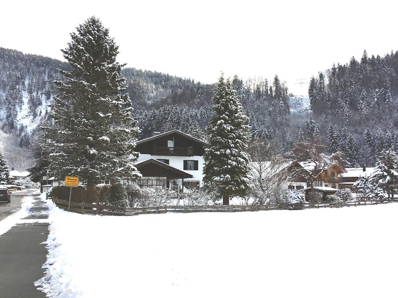 Geraeumiges Domizil Mit Bergblick Und Sauna Oberwoessen Exterior photo